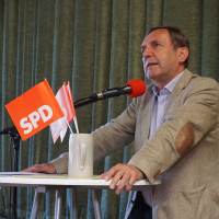 MdL Christoph Rabenstein spricht ein Grußwort