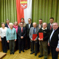 Die geehrten des Ortsvereines mit dem Ortsvereinsvorsitzenden, der Kreisvorsitzenden, Markus Rinderpacher und Bürgermeister Matthias Mann