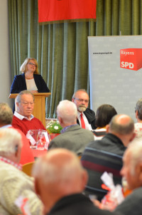 Parl. Staatssekretärin Anette Kramme beim Grußwort